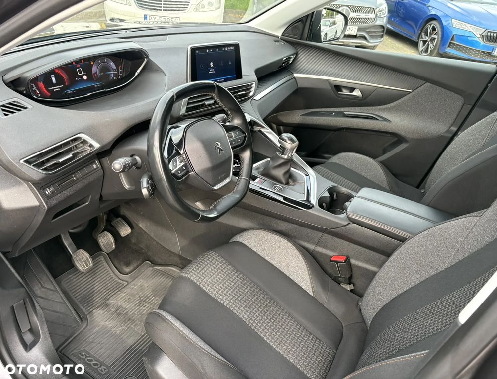 Peugeot 5008 1.5 BlueHDi Allure S&S - 9