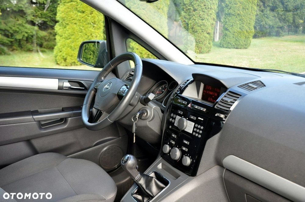 Opel Zafira - 18