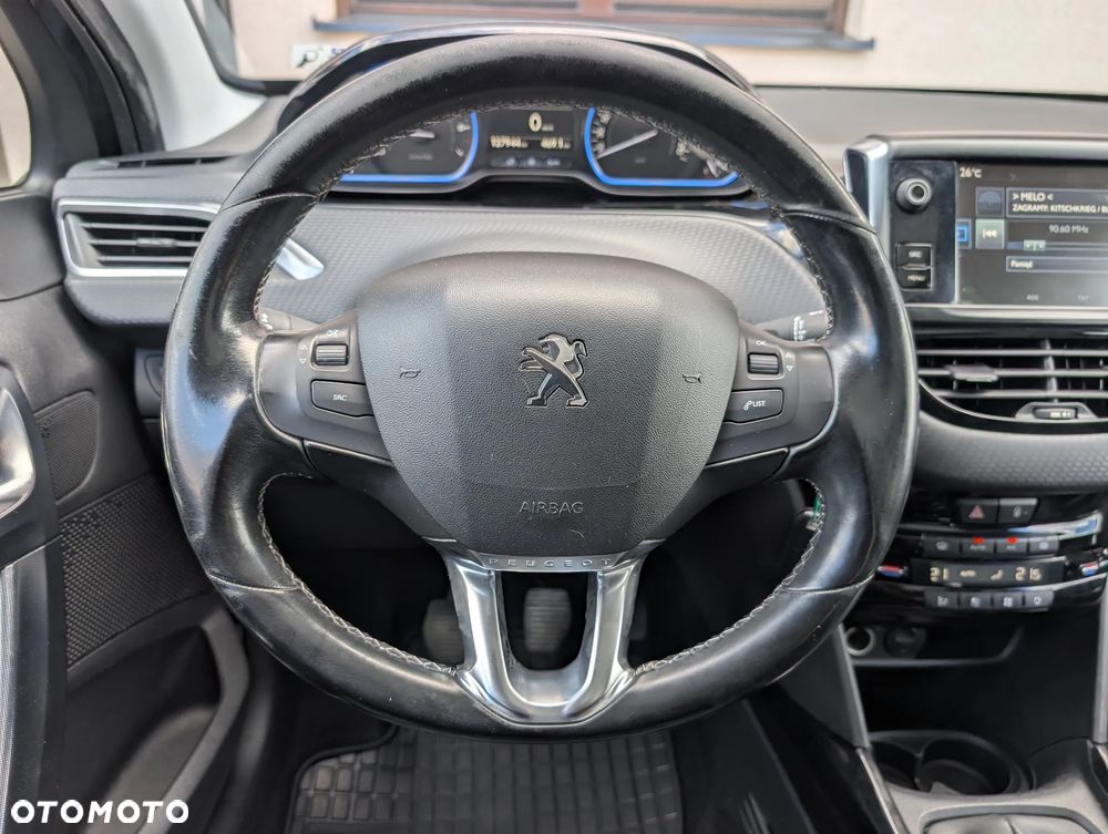 Peugeot 2008 1.2 Pure Tech Allure S&S - 29