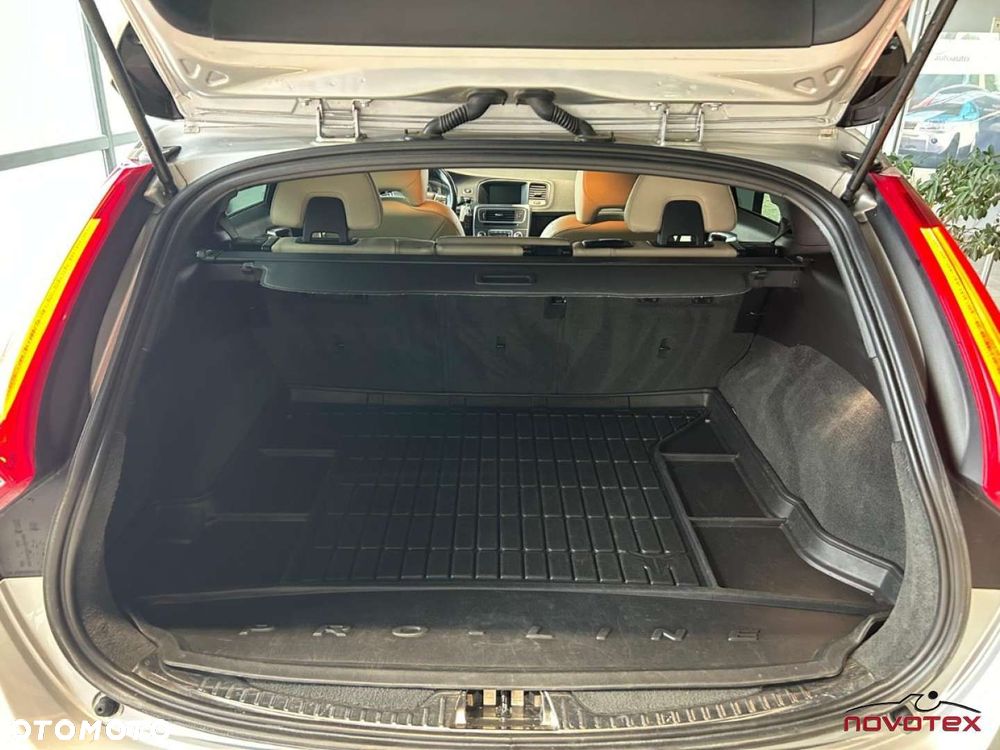Volvo V60 D4 Geartronic Summum - 8