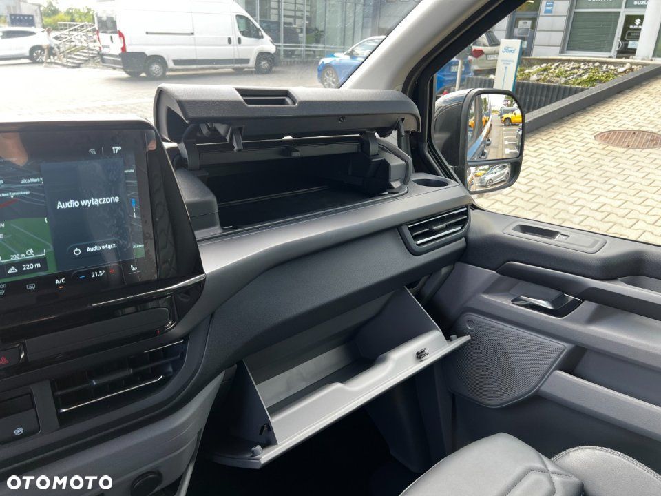 Ford Tourneo Custom - 15