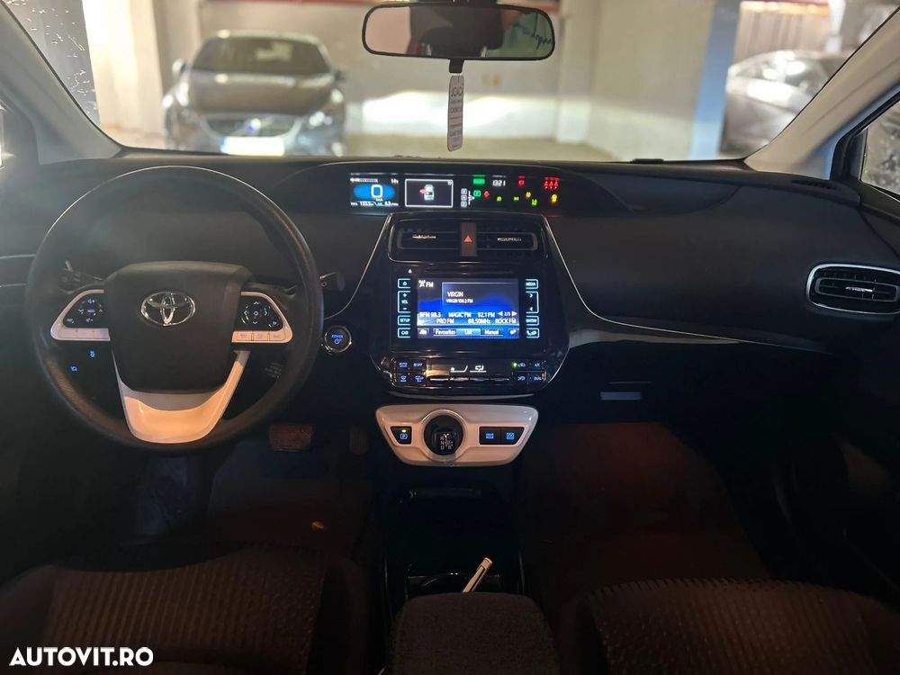 Toyota Prius 1.8 Dual VVT-i Sol+ - 10