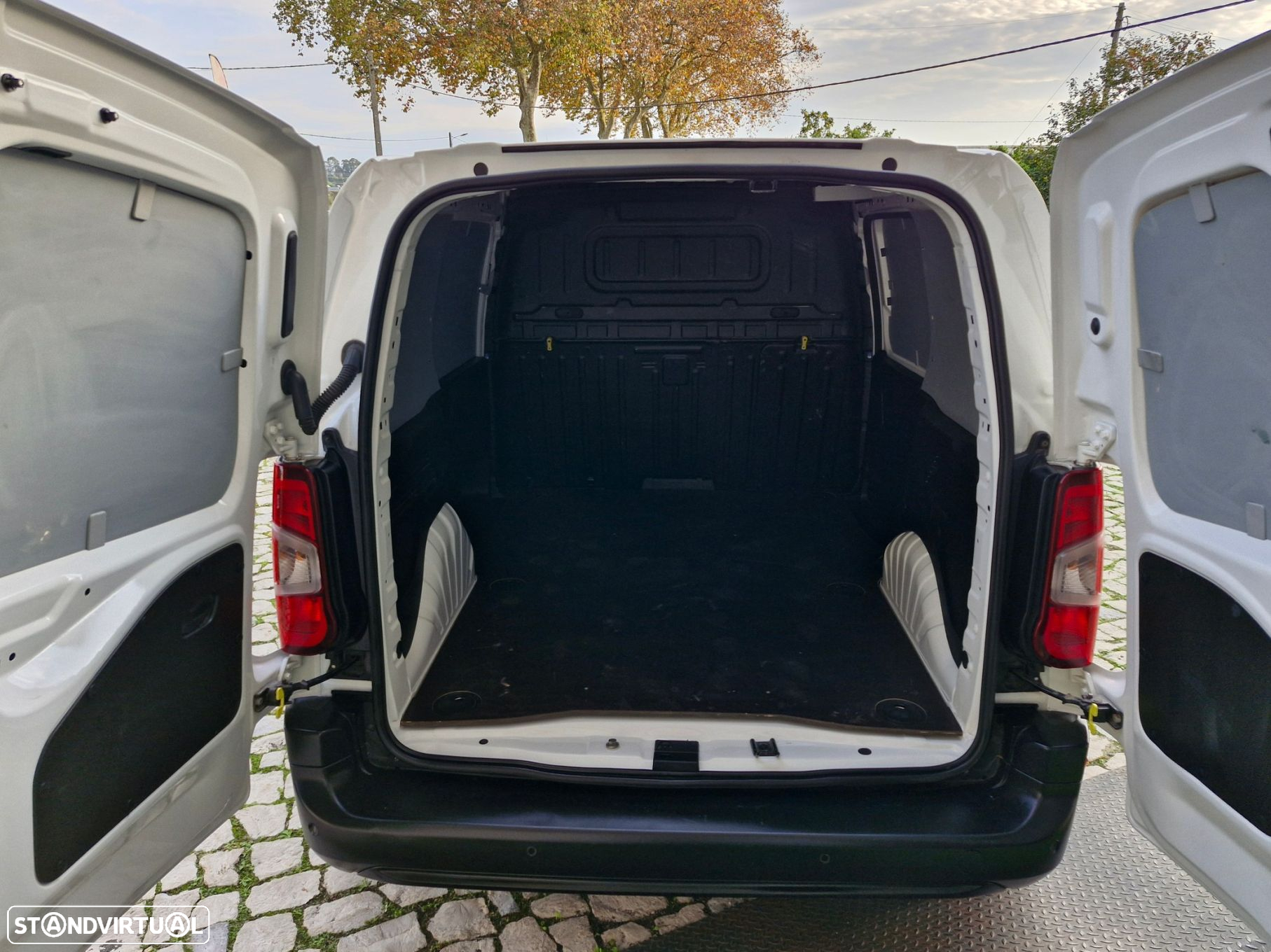 Peugeot Partner 1.5 BlueHDi Premium Standard - 20