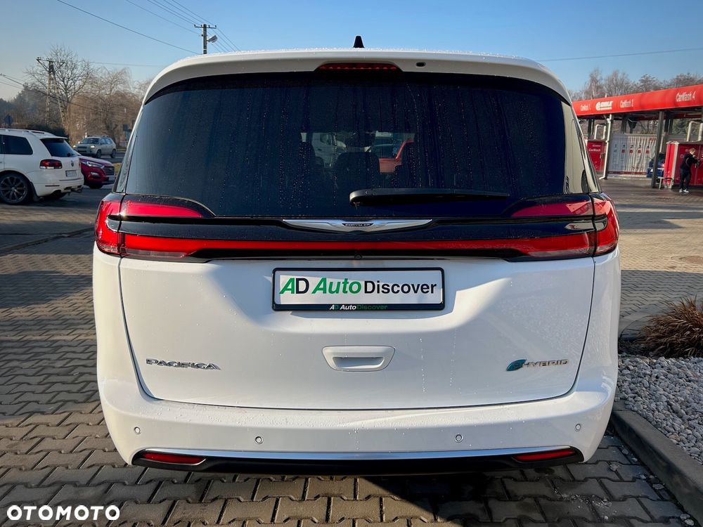 Chrysler Pacifica - 8