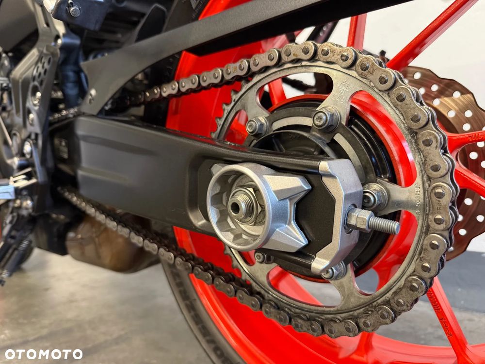 Yamaha MT - 17