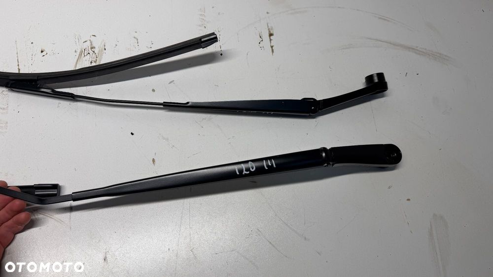 HYUNDAI I20 III RAMIONA RAMIE WYCIERACZEK WYCIERACZKI PRAWE LEWE 21-25 - 2