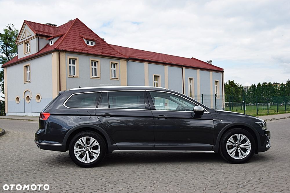 Volkswagen Passat Alltrack 2.0 TDI SCR DSG 4Motion - 6