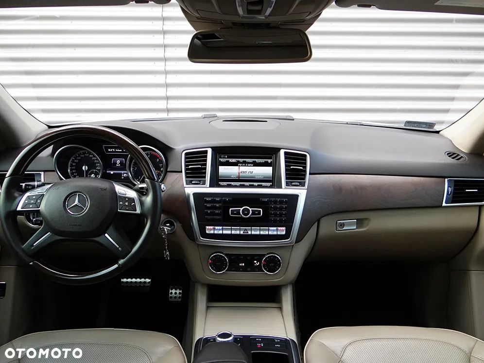 Mercedes-Benz ML 350 BlueTEC 4MATIC 7G-TRONIC - 24