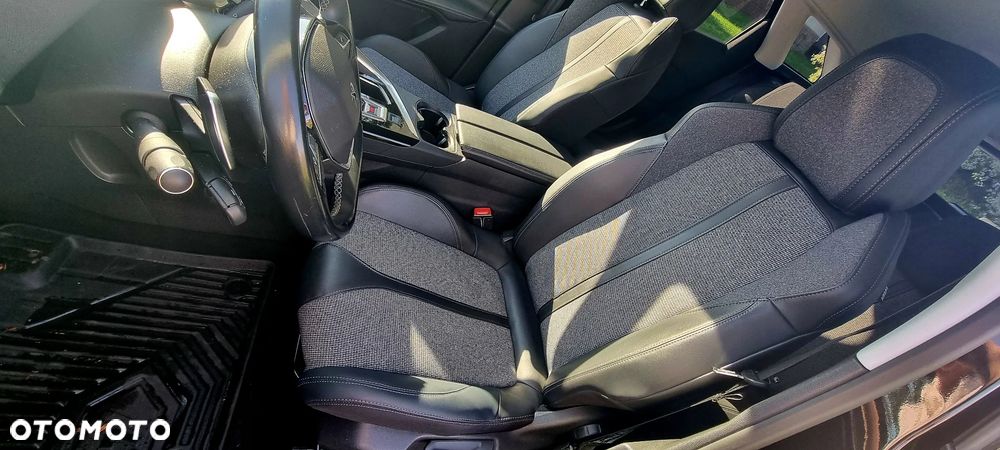 Peugeot 3008 1.5 BlueHDi Allure S&S EAT8 - 28