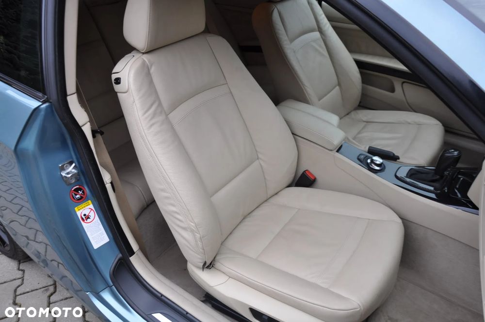 BMW Seria 3 325i xDrive - 17