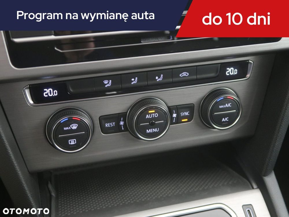 Volkswagen Passat - 14