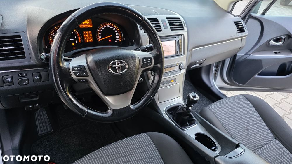 Toyota Avensis 1.8 Comfort - 18
