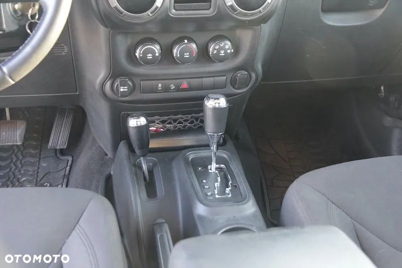 Jeep Wrangler - 27