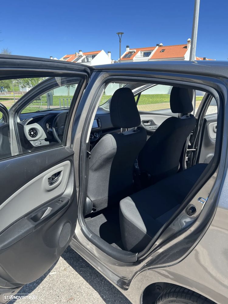 Toyota Yaris - 12