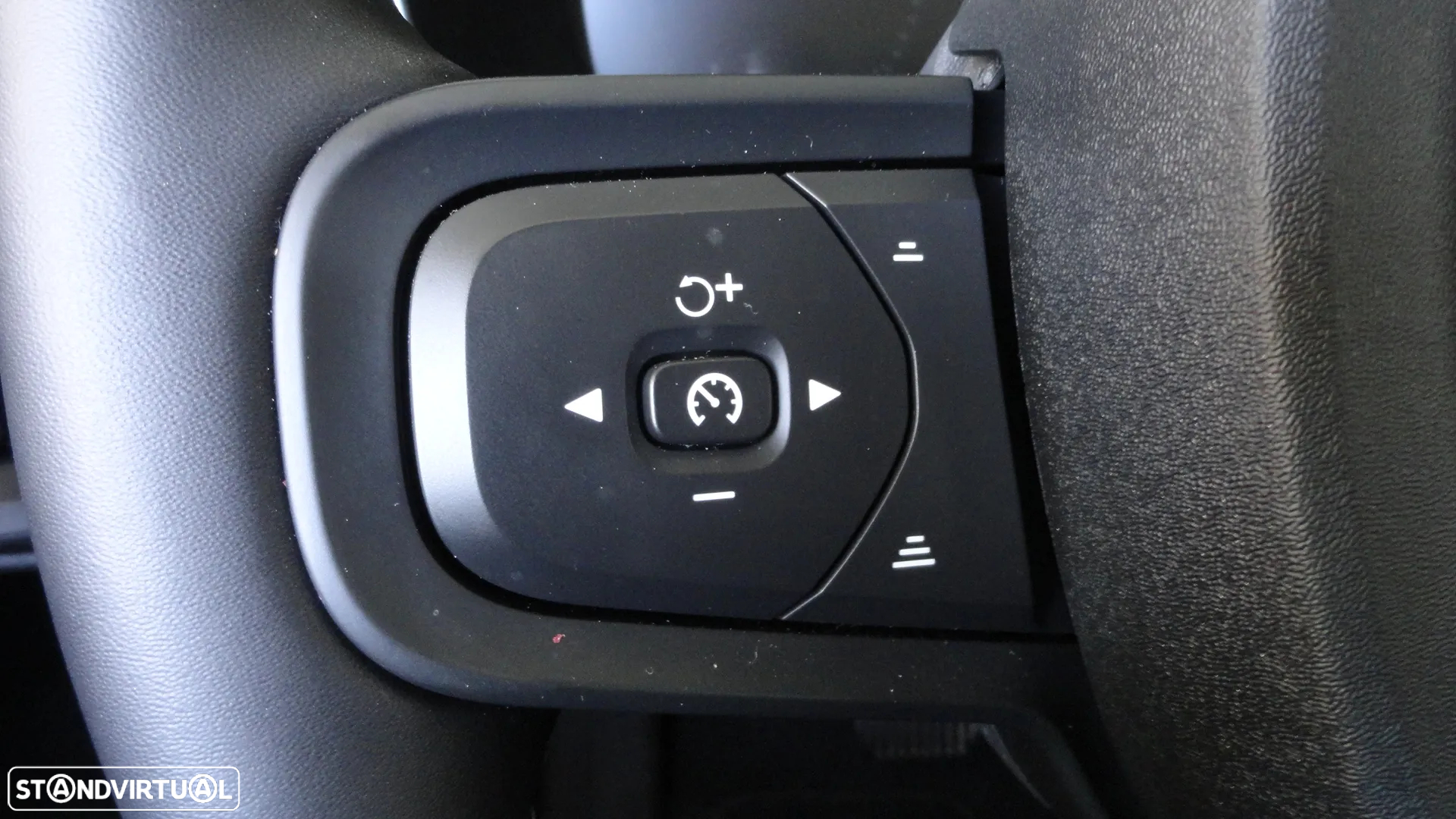 Volvo XC 40 1.5 T2 Essential Auto - 11