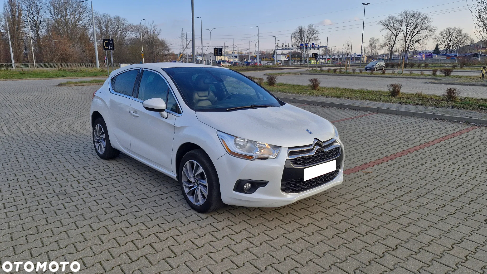 Citroën DS4 e-HDi 115 Chic - 4
