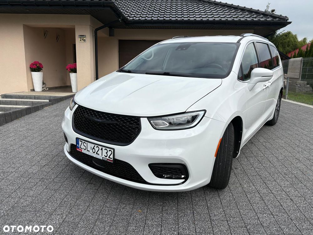 Chrysler Pacifica - 1