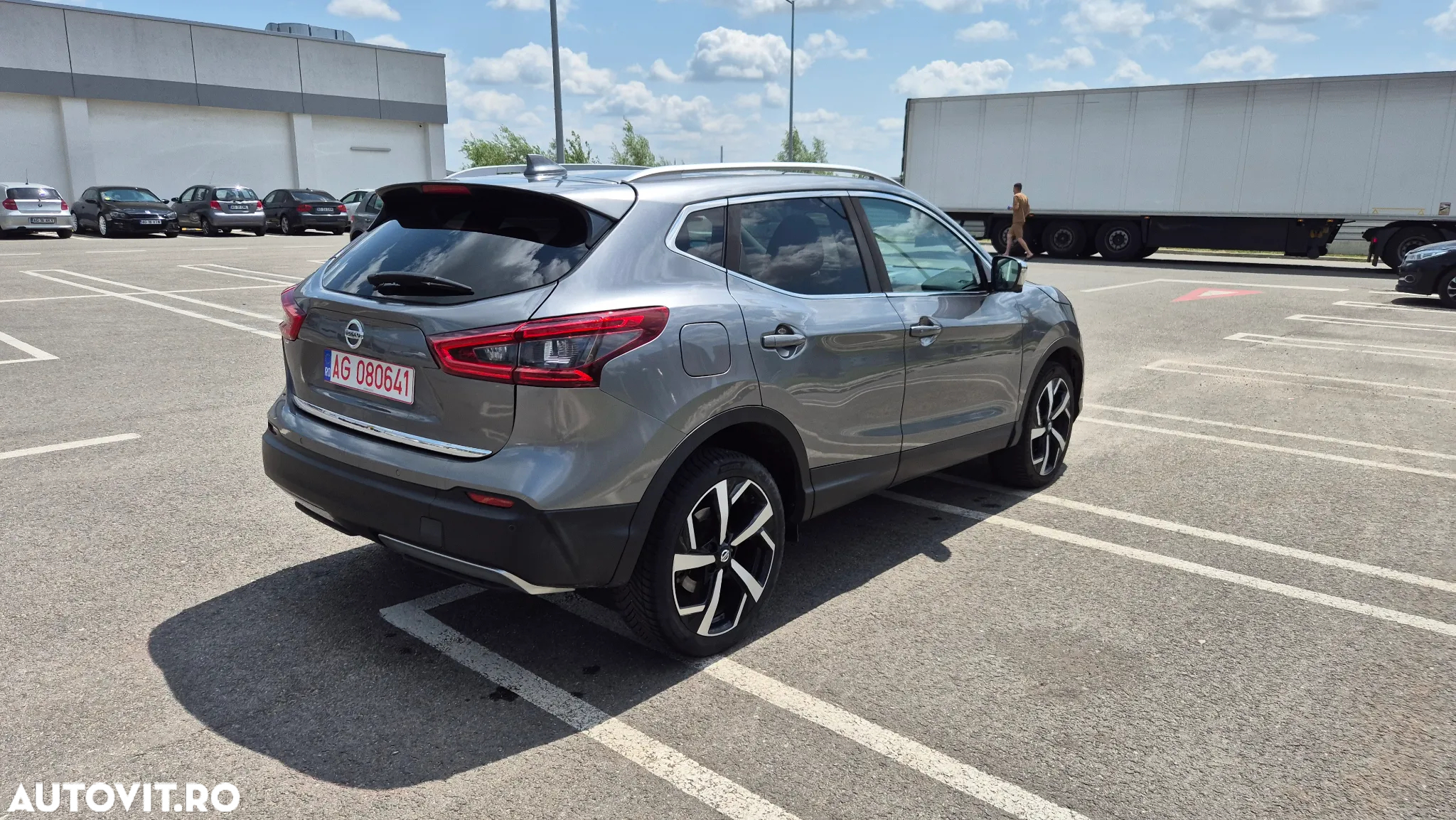 Nissan Qashqai 1.6 DCI Xtronic TEKNA - 6