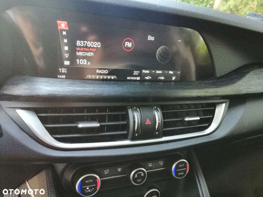 Alfa Romeo Stelvio - 15
