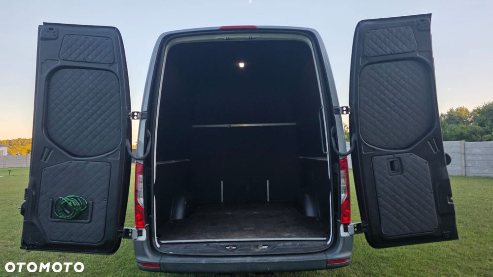 Mercedes-Benz Sprinter - 10