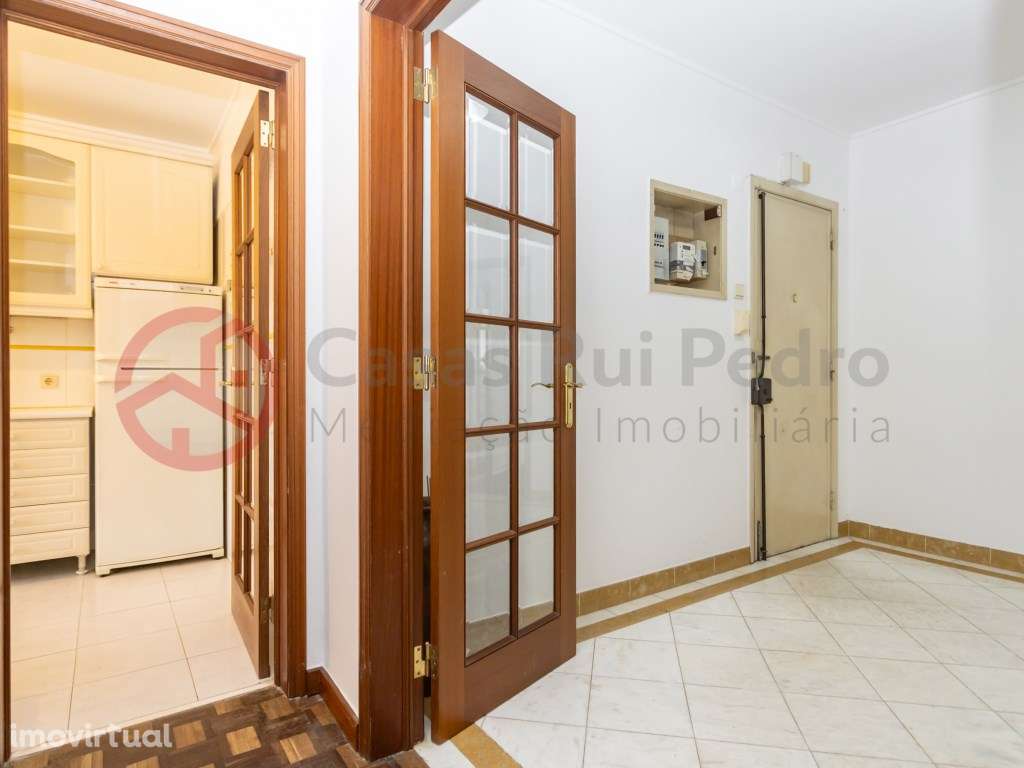 Apartamento T3 na Cova Piedade - Grande imagem: 2/28