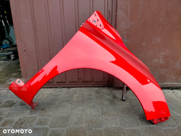 RENAULT Clio IV BLOTNIK prawy PRZEDNI TENNP