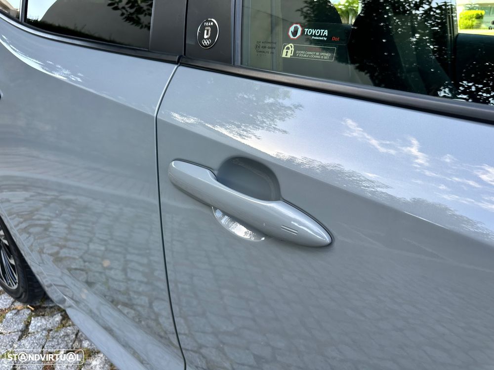 Toyota Corolla 1.8 Hybrid Square Collection - 18