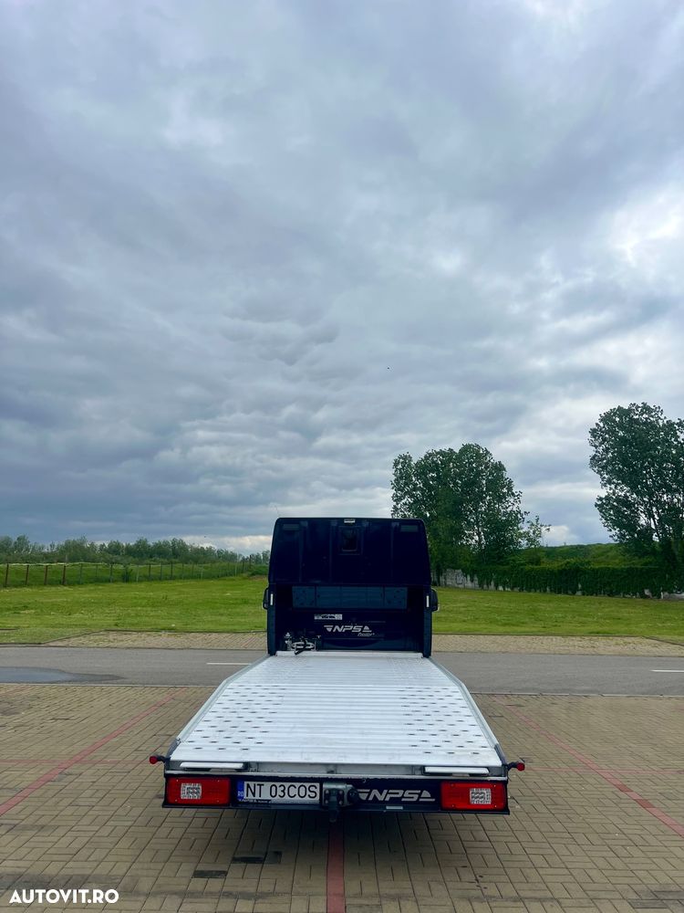 Mercedes-Benz Sprinter - 4