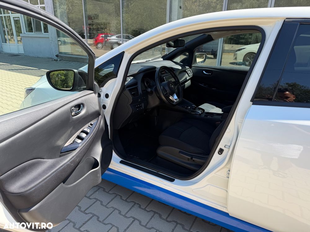 Nissan LEAF - 8