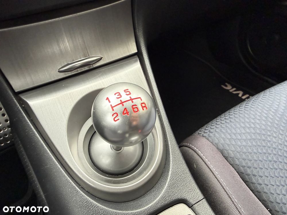 Honda Civic 1.4 i-VTEC Sport - 21