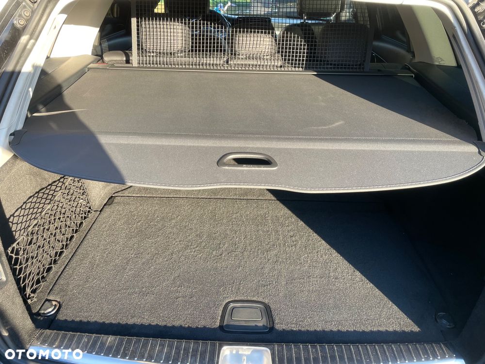 Mercedes-Benz Klasa C 300 9G-TRONIC - 26