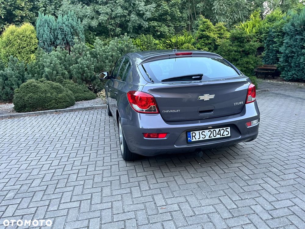 Chevrolet Cruze 1.8 LT+ - 11