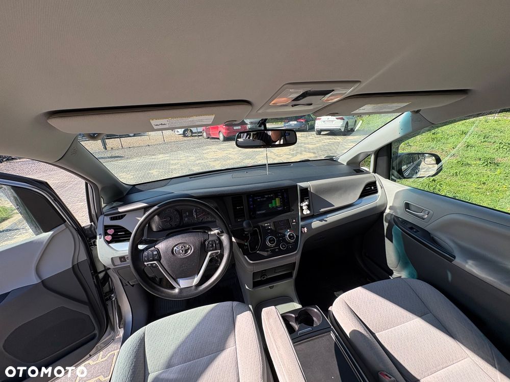 Toyota Sienna 3.5 V6 SE - 25