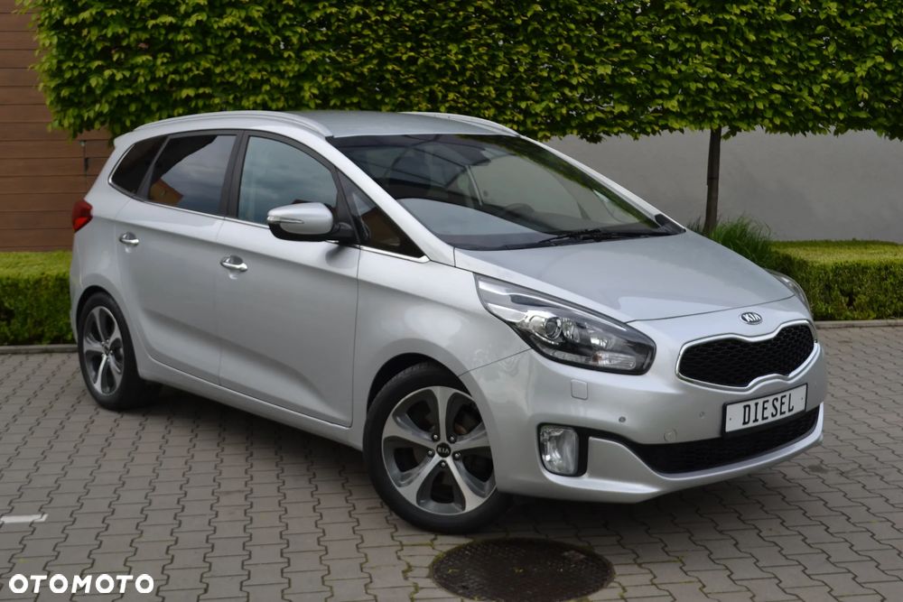 Kia Carens - 6