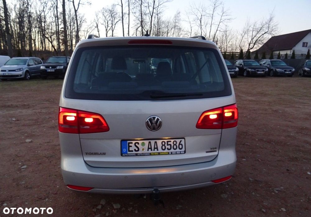 Volkswagen Touran - 8