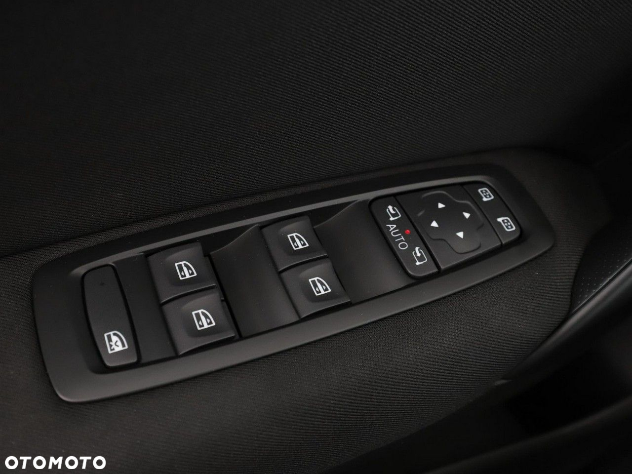 Renault Megane ENERGY TCe 130 LIMITED - 29