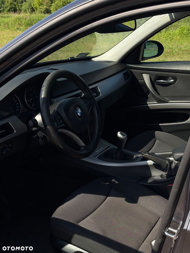 BMW Seria 3 320i - 8