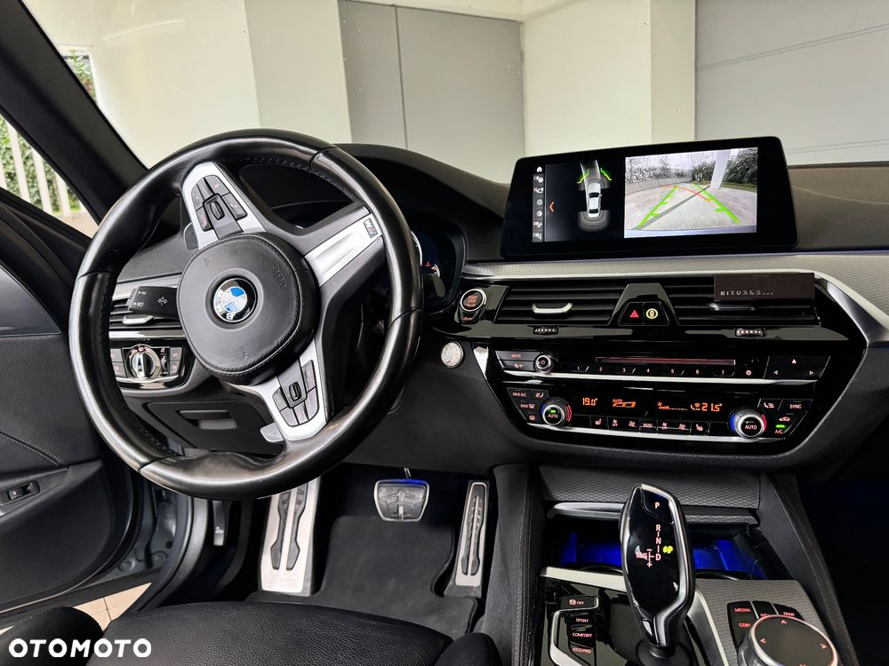 BMW Seria 5 520d xDrive - 13