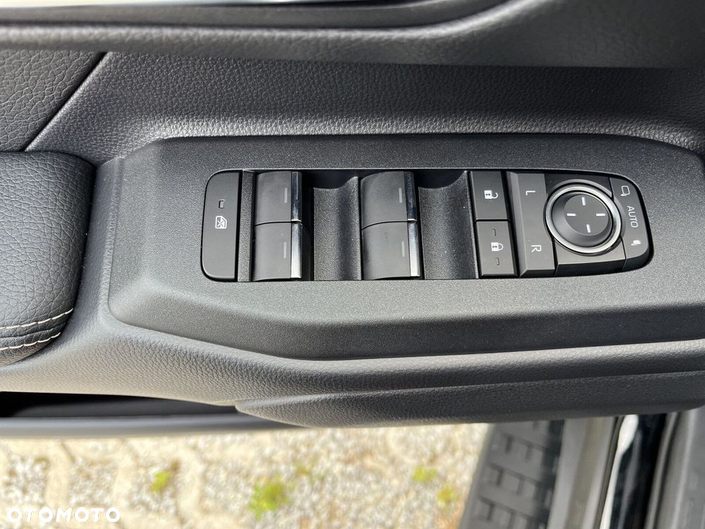Toyota Land Cruiser - 20