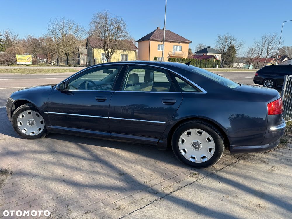 Audi A8 4.2 Quattro - 8