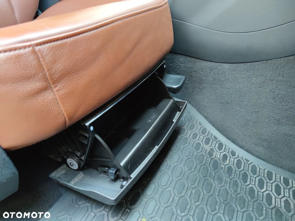Audi A4 Avant 2.0 TDI DPF Ambiente - 15