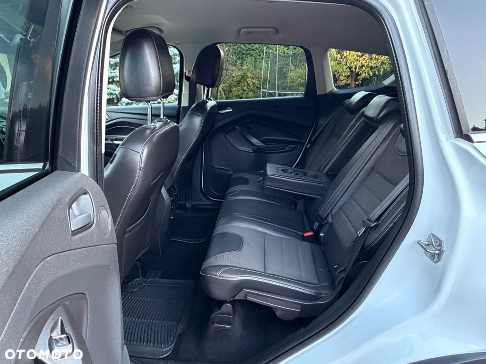 Ford Kuga 2.0 TDCi 2x4 Titanium - 15