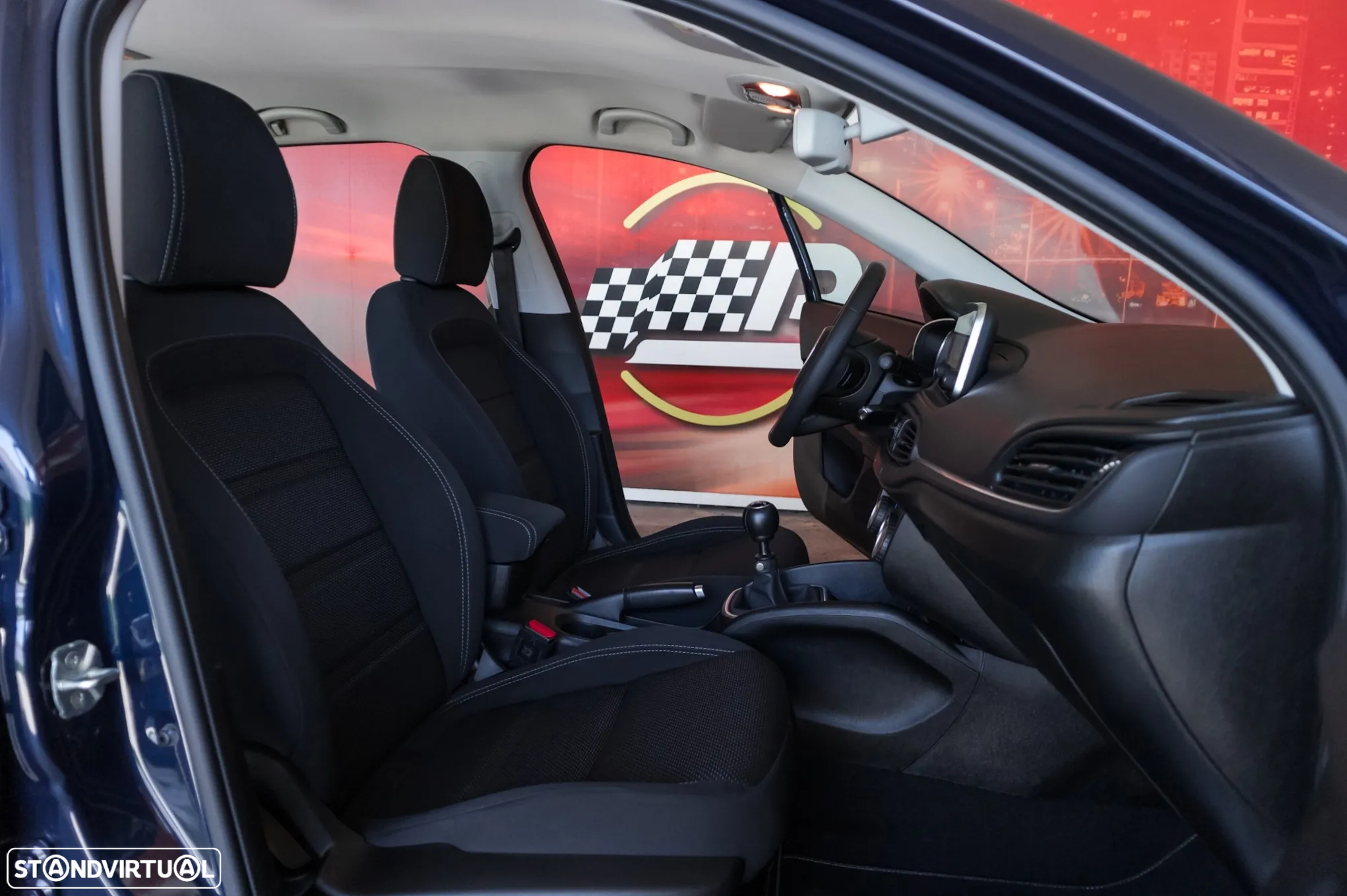 Fiat Tipo Station Wagon 1.6 M-Jet Lounge Tech - 23