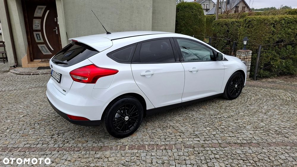 Ford Focus 1.0 EcoBoost Trend - 17