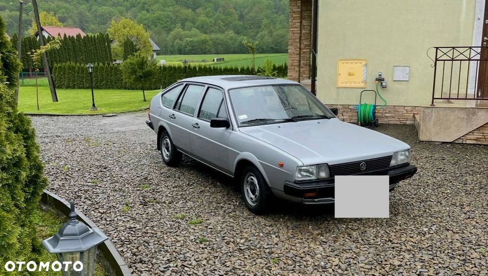 Volkswagen Passat - 4