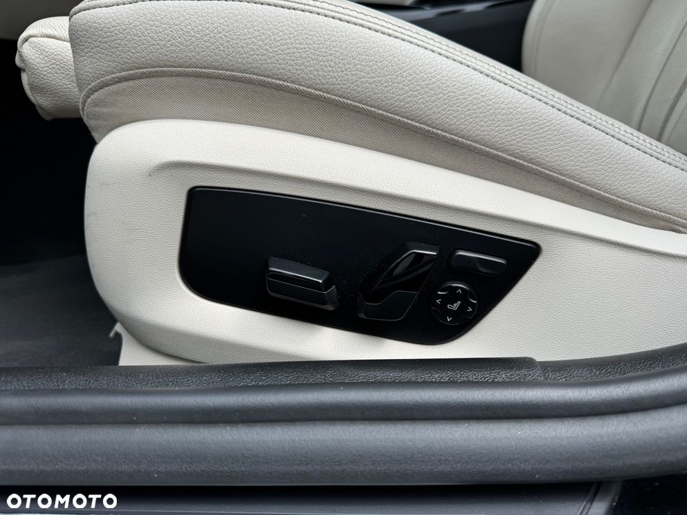 BMW Seria 5 525d - 14