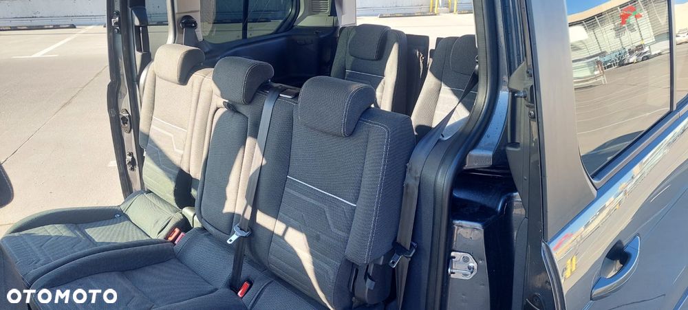 Ford Tourneo Connect Grand - 12