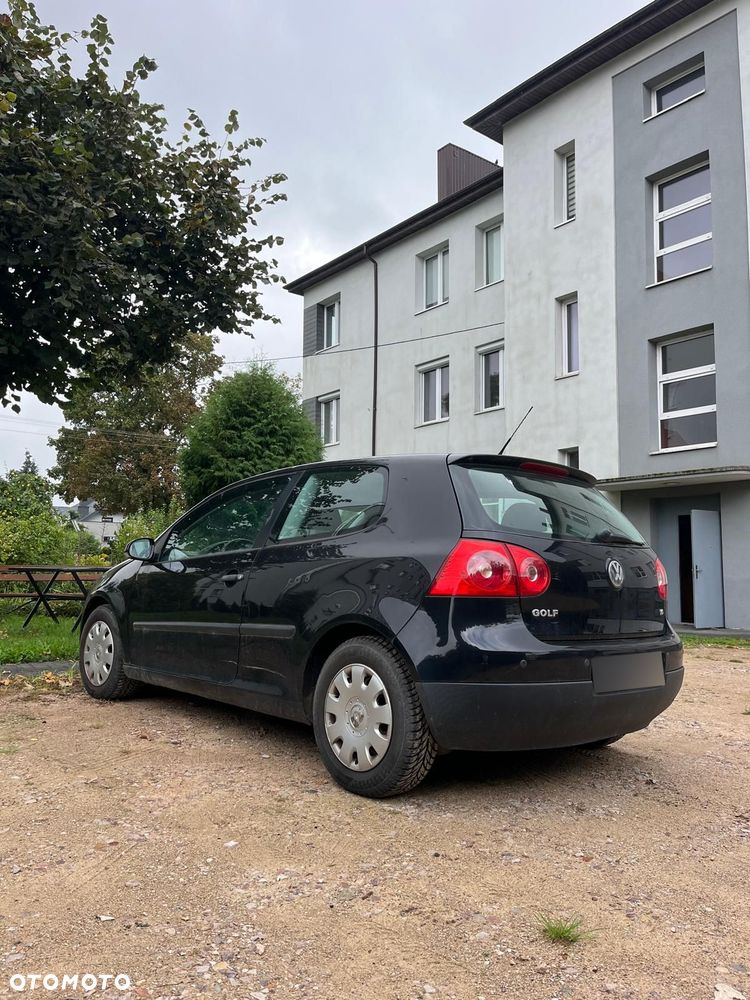 Volkswagen Golf - 1