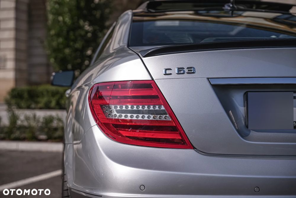 Mercedes-Benz Klasa C 63 AMG Coupe AMG SPEEDSHIFT MCT Edition 507 - 15