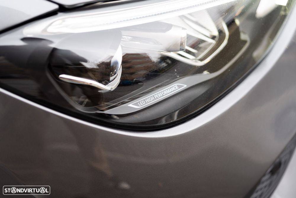 Mercedes-Benz C 300 e T 9G-TRONIC Avantgarde - 27